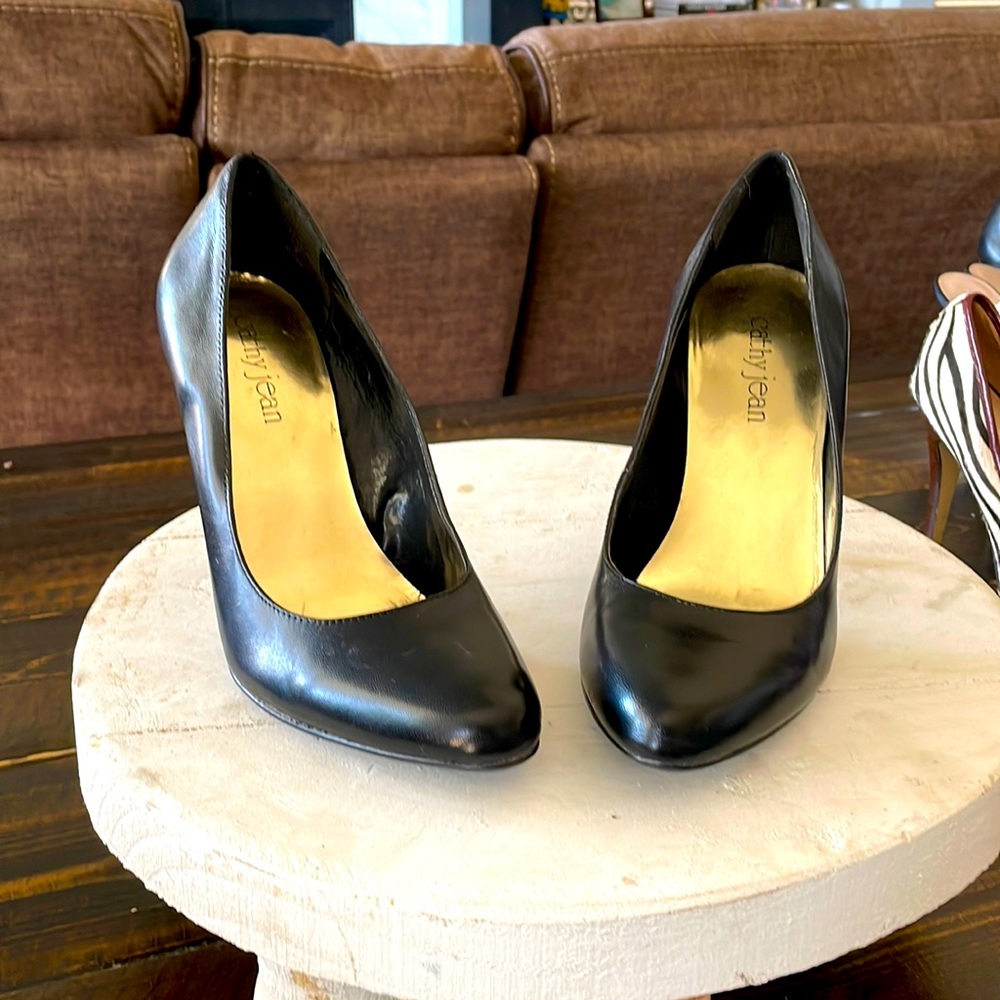 Cathy Jean Black Heels Round Toe Size 8